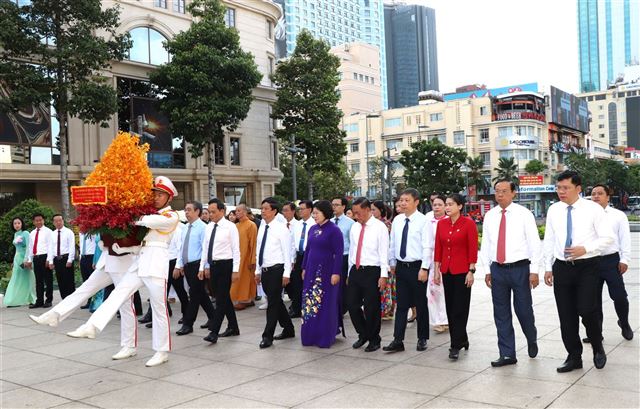 Lãnh đạo Trung ương Hội Chữ thập đỏ Việt Nam dâng hương, tưởng niệm Chủ tịch Hồ Chí Minh nhân dịp 19/5