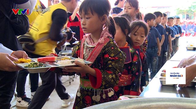 Đẩy mạnh triển khai chương trình “Dinh dưỡng cho trẻ em nghèo khuyết tất” VTV1 Ngày 13.10.2025