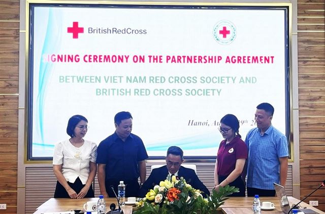 Lễ ký kết hợp tác giữa Hội Chữ thập đỏ 2 nước Việt Nam và Anh