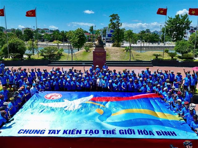 HDBank đồng hành ngày hội đạp xe vì hoà bình taị đất thiêng Quảng Trị