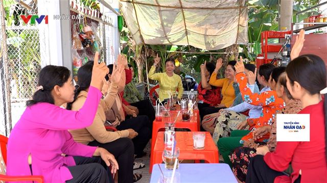 Gia tăng số người tham gia BHYT từ mô hình bảo hiểm xanh, cách làm gần gũi, đơn giản đối với chị em phụ nữ VTV1 Ngày 1.4.2024 