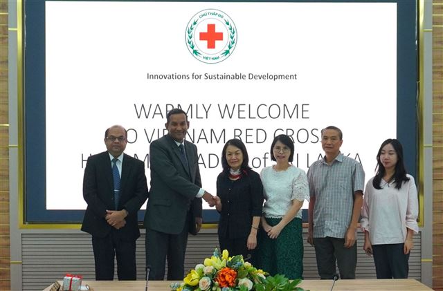 Đại sứ Sri Lanka đến thăm Trung ương Hội Chữ thập đỏ Việt Nam