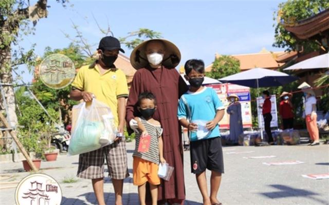 Yêu thương - Đi qua đại dịch