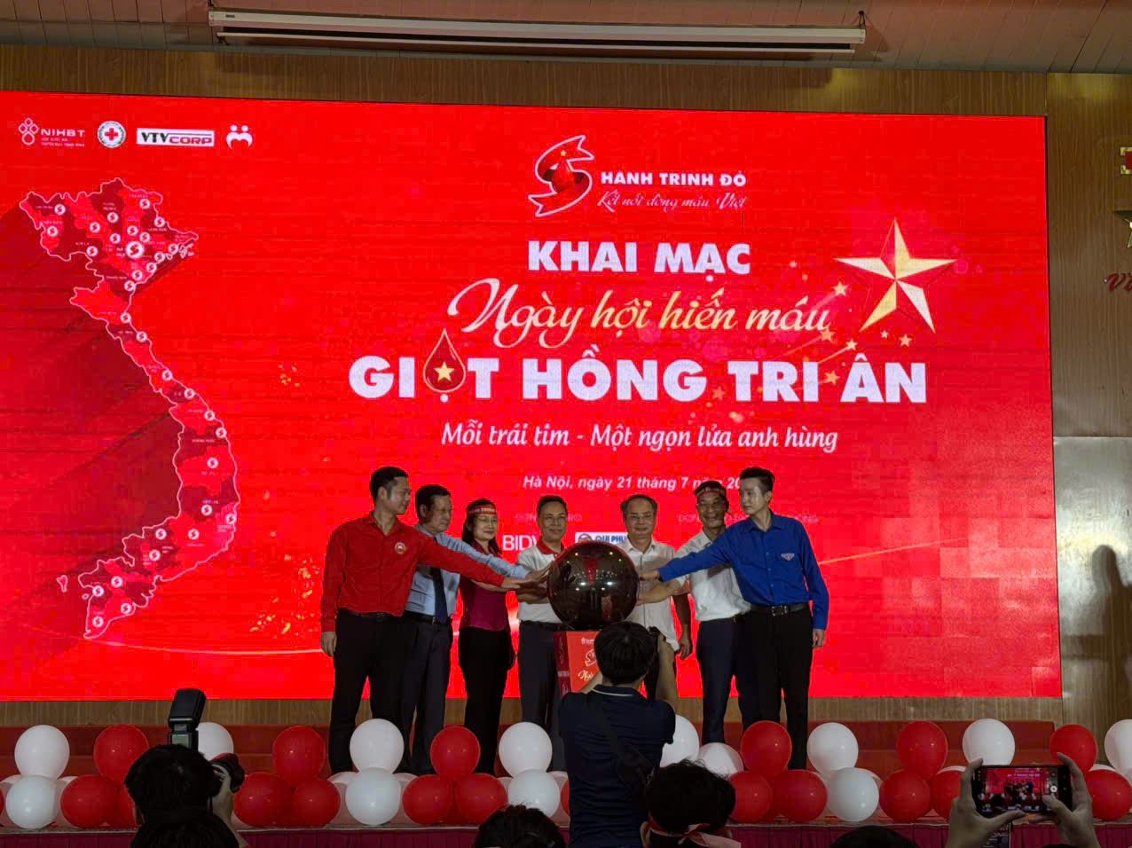 Giọt hồng tri ân, sợi dây kết nối lòng nhân ái