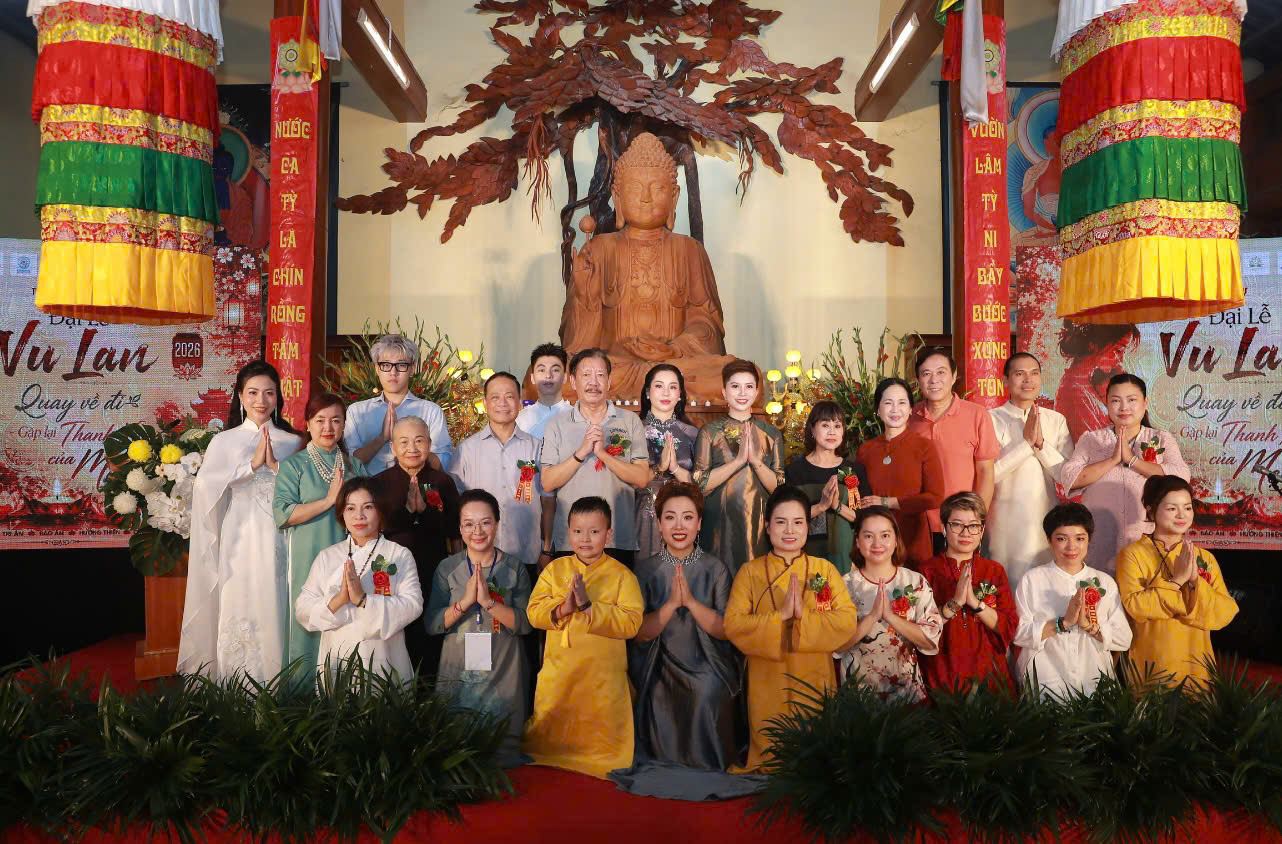 Gặp lại thanh xuân của Mẹ giữa không gian cổ tự Thiên Niên