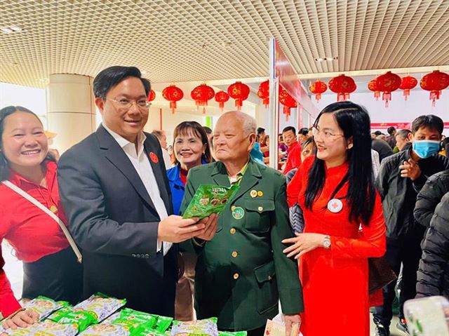 Vĩnh Phúc: Niềm vui của người nghèo trong ngày hội “Chợ Tết nhân ái”