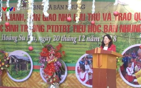 Chung tay giúp trẻ em vùng cao có điều kiện học tập tốt hơn VTV1 ngày 31 12 2018