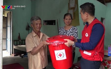 Hội CTĐVN hỗ trợ người dân sau thiên tai VTV1 Ngày 07 12 2020