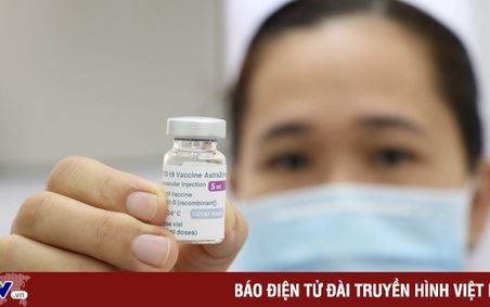 Nghỉ ngơi và theo dõi sức khỏe thế nào sau khi tiêm vaccine COVID-19?
