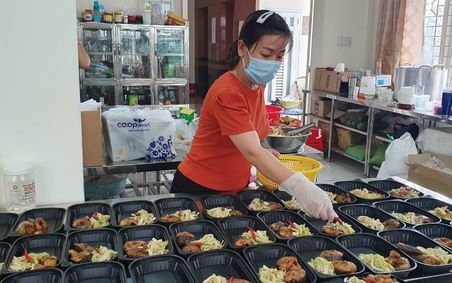 Những tấm lòng thảo thơm giữa mùa dịch COVID-19