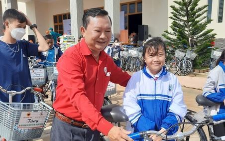 Quận 5: Đến với đồng bào vùng sâu, vùng xa