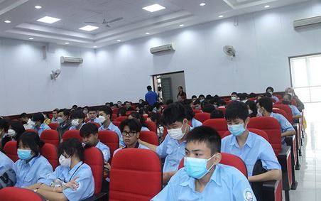 TP.HCM: Tăng cường thực hiện công tác bảo hiểm y tế học sinh, sinh viên