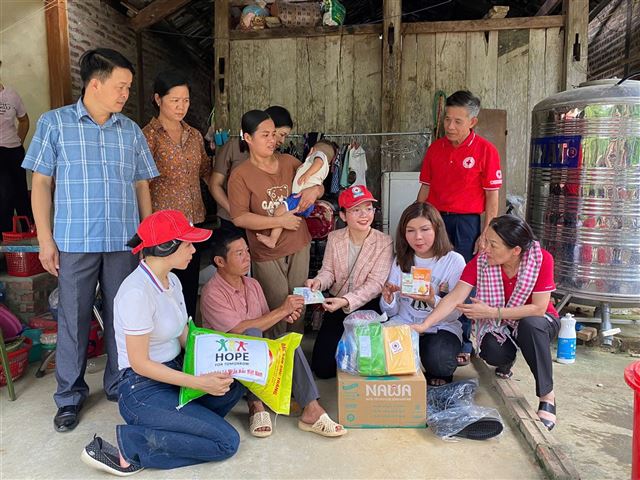 Trung ương Hội hỗ trợ các hộ gia đình bị ảnh hưởng bởi cơn bão số 3 tại tỉnh Bắc Kạn