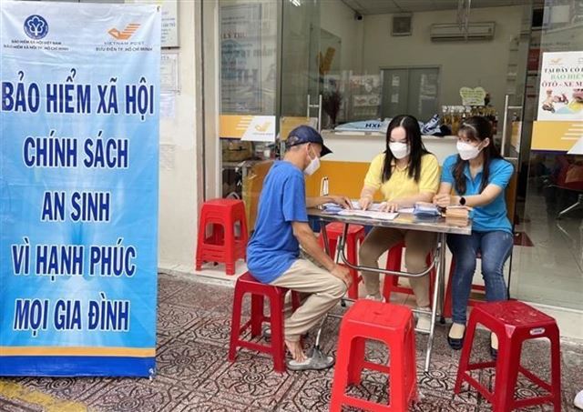 Người thuộc hộ nghèo tại TP Hồ Chí Minh được hỗ trợ 80% Bảo hiểm xã hội tự nguyện