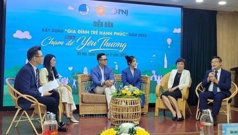 Chạm để yêu thương – Lan tỏa giá trị tích cực về đời sống hôn nhân tới các bạn trẻ