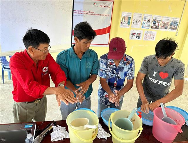 Hành trình “trao gửi yêu thương” của Prudential đến với người dân Cà Mau