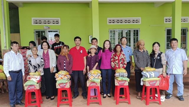 Gia Lai: Tặng 400 suất quà cho đồng bào nghèo, khó khăn