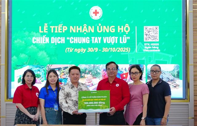 Kids Plaza ủng hộ 500 triệu đồng cho Chiến dịch “Chung tay vượt lũ”