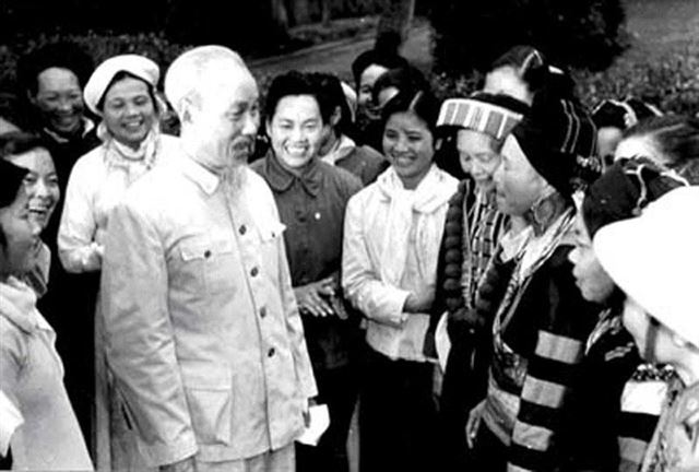 VẬN DỤNG TƯ TƯỞNG HỒ CHÍ MINH VỀ “ĐOÀN KẾT, ĐOÀN KẾT, ĐẠI ĐOÀN KẾT” TRONG GIAI ĐOẠN PHÁT TRIỂN MỚI CỦA ĐẤT NƯỚC