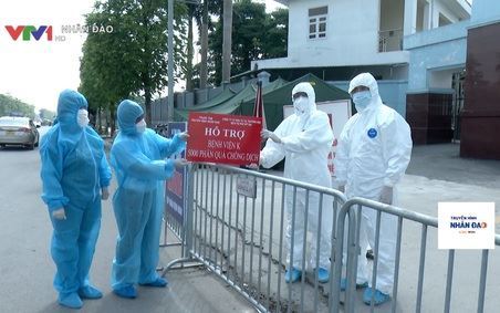 THNĐ chung tay hỗ trợ 5000 phần quà cho BV K cơ sở Tân Triều chống dịch VTV1 Ngày 17.5.2021