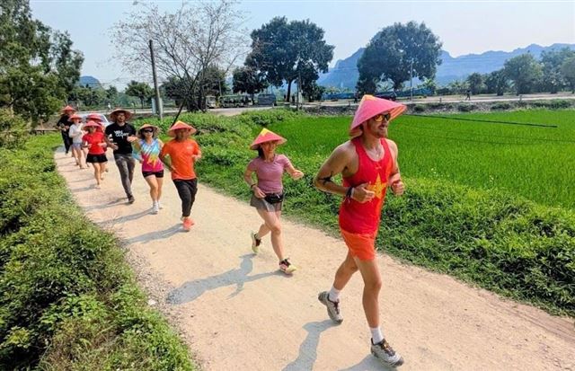 Nón Lá Fest 2025: Bản giao hưởng nghệ thuật giữa lòng di sản Ninh Bình