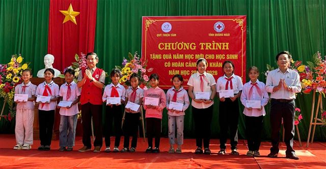 Quảng Ngãi: Gần 634 triệu đồng tiếp sức học sinh nghèo trong dịp khai giảng năm học mới