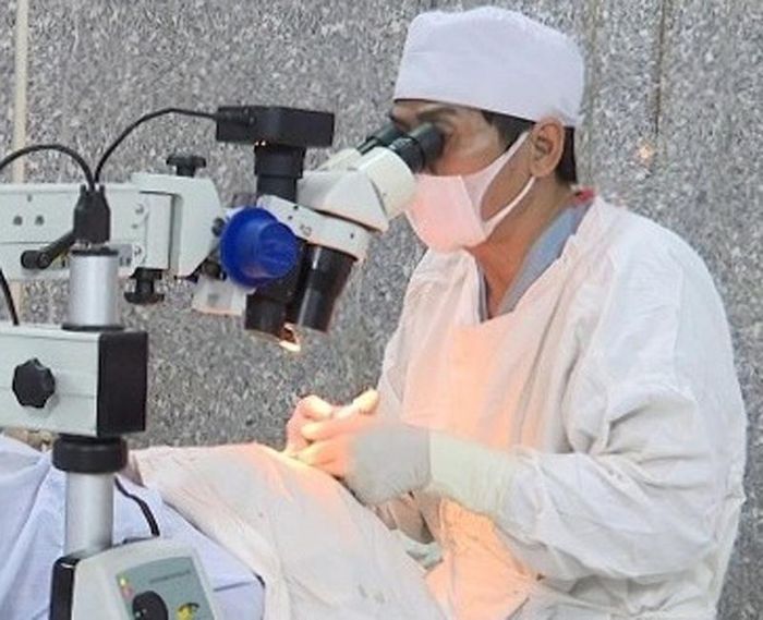 Hội nhãn khoa TP Hồ Chí Minh mổ mắt cho 40 người nghèo
