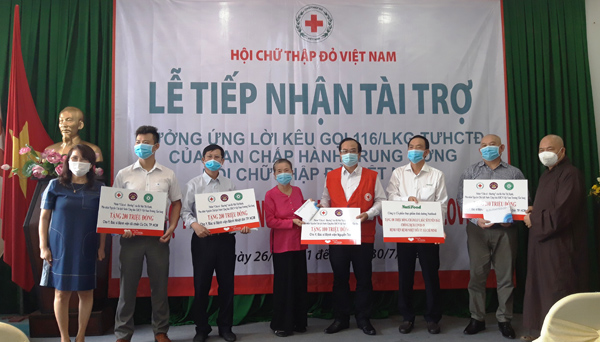 Trung ương Hội Chữ thập đỏ Việt Nam: Tiếp nhận hơn 3,2 tỷ đồng hỗ trợ cho các bệnh viện và đội ngũ y, bác sỹ tuyến đầu phòng, chống dịch Covid-19