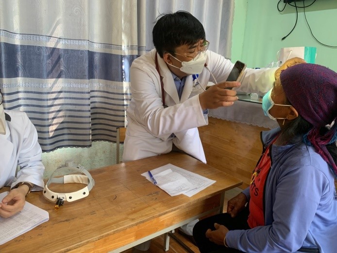 Quảng Ngãi: Tư vấn, khám bệnh và cấp thuốc miễn phí cho người dân miền núi
