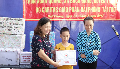 Hải Phòng bàn giao nhà tình nghĩa cho các hộ gia đình khó khăn