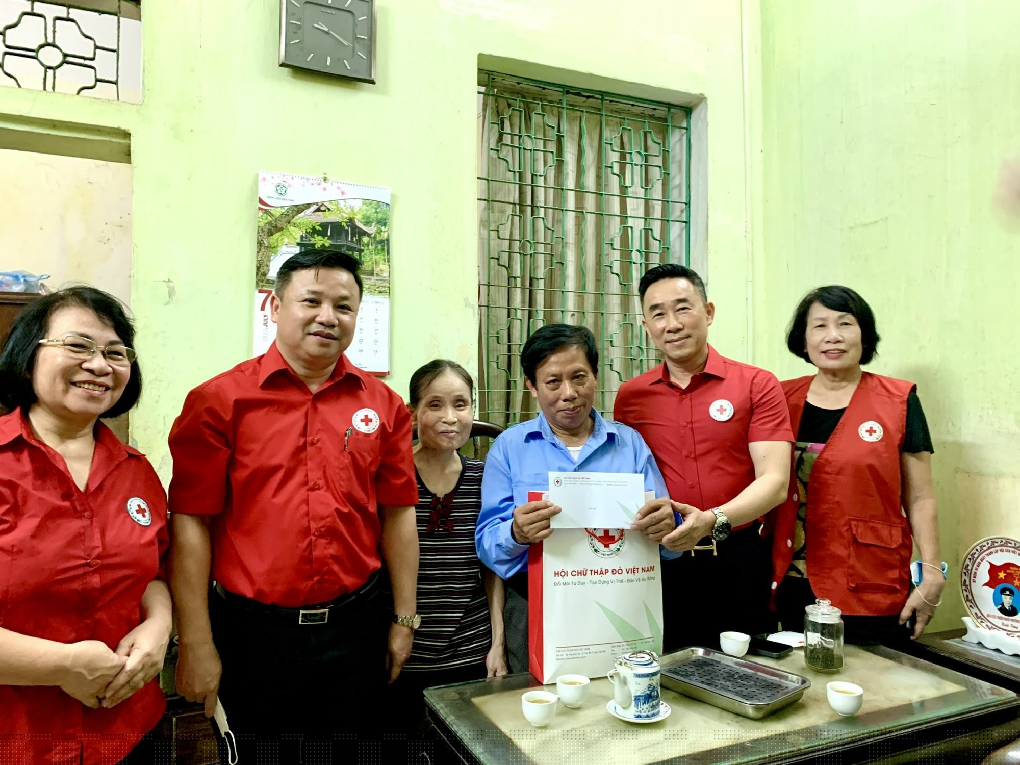 Trung ương Hội Chữ thập đỏ Việt Nam thăm, tặng quà tri ân nhân Ngày Thương binh - Liệt sỹ