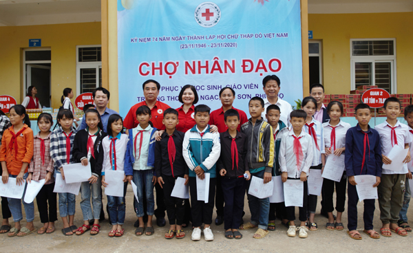 “Chợ Nhân đạo” ở xứ Mường