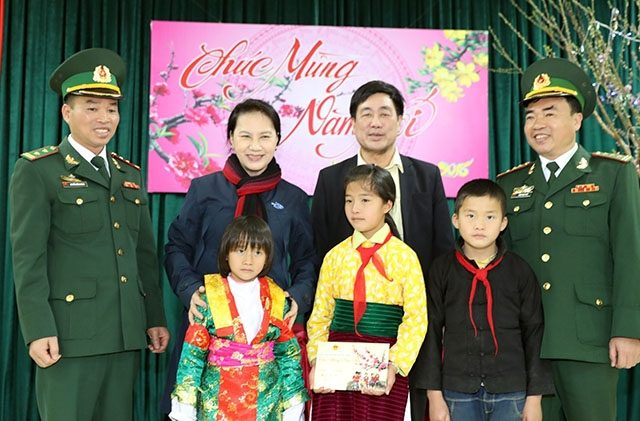 Chương trình “Xuân Biên phòng ấm lòng dân bản”