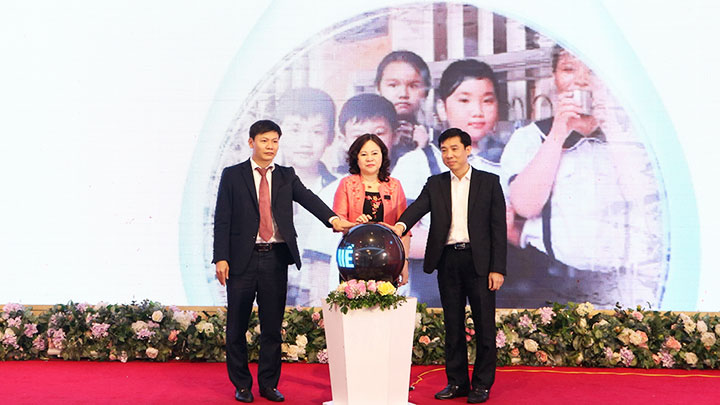 Tặng 50 triệu lít nước cho học sinh miền Tây mùa hạn mặn