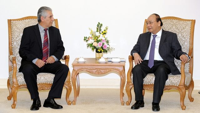 Thủ tướng Nguyễn Xuân Phúc tiếp Tổng Thư ký Liên hiệp Công đoàn thế giới