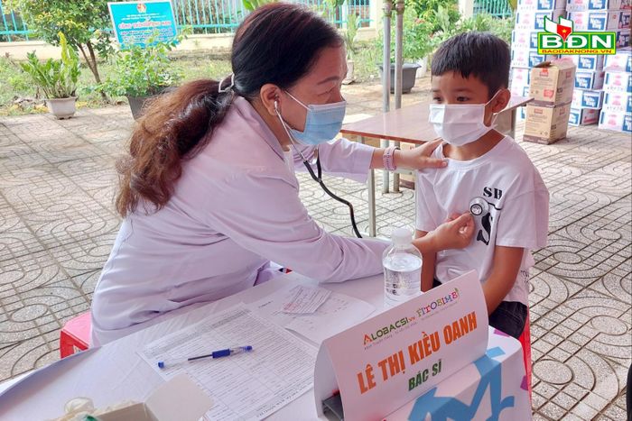 Đắk Nông: Khám bệnh, cấp phát thuốc và tặng quà cho người dân khó khăn ở Krông Nô