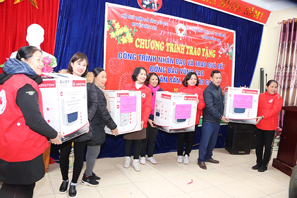 Hà Nội: Chia sẻ hơi ấm tới các em học sinh vùng cao