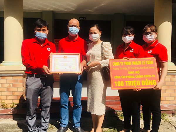 Bình Dương:  Những chuyến hàng nghĩa tình đến với bà con khu vực cách ly, phong tỏa