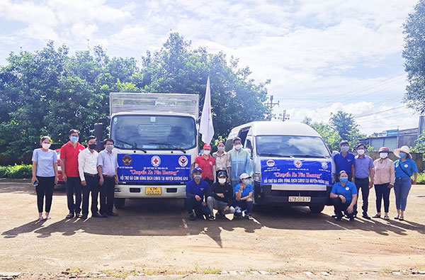 Đắk Lắk: Chuyến xe yêu thương về với người dân Băng ADrênh