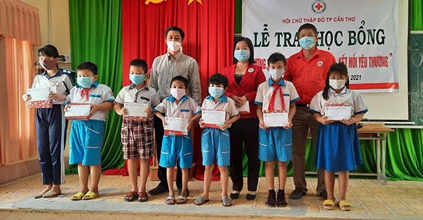 Cần Thơ: Trao học bổng cho học sinh huyện Phong Điền