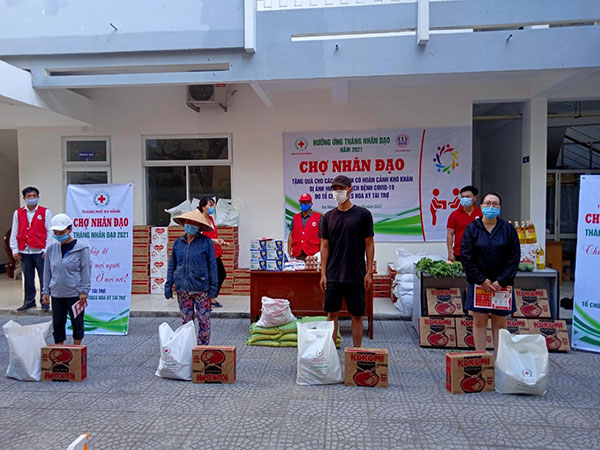 Đà Nẵng: Người dân được hỗ trợ nhu yếu phẩm trong mùa dịch Covid-19