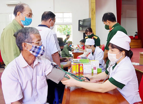 Quảng Ninh: Khám bệnh, cấp phát thuốc miễn phí cho đối tượng chính sách, người có công