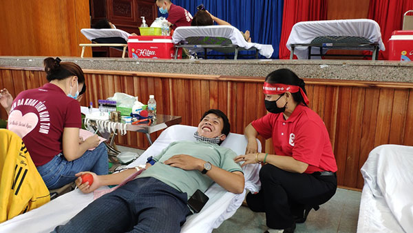 Kon Tum: Điểm hưởng ứng Hành trình Đỏ huyện Sa Thầy tiếp nhận 221 đơn vị máu