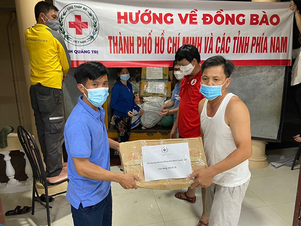 Quảng Trị : Vận chuyển 26 tấn lương thực, thực phẩm đến với người dân TP. Hồ Chí Minh