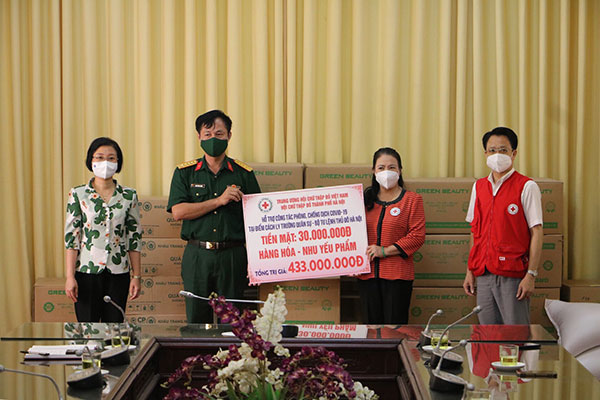 Hội Chữ thập đỏ Việt Nam hỗ trợ nguồn lực cùng tuyến đầu chống dịch