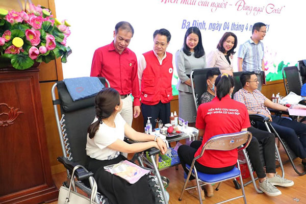 Phó Chủ tịch Trần Quốc Hùng tham dự Lễ mít tinh Ngày toàn dân hiến máu tình nguyện 7/4