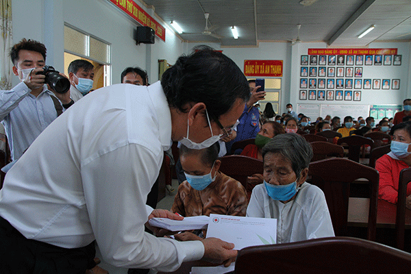 Bí thư Thành ủy thành phố Hồ Chí Minh thăm và tặng quà Tết  tại tỉnh Tây Ninh