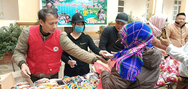 Hòa Bình: Phiên chợ “Chia sẻ yêu thương - Mừng xuân Tân Sửu”