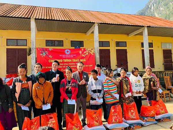 “Xuân Biên giới - Tết yêu thương” đến với người dân Tân Trạch, Thượng Trạch