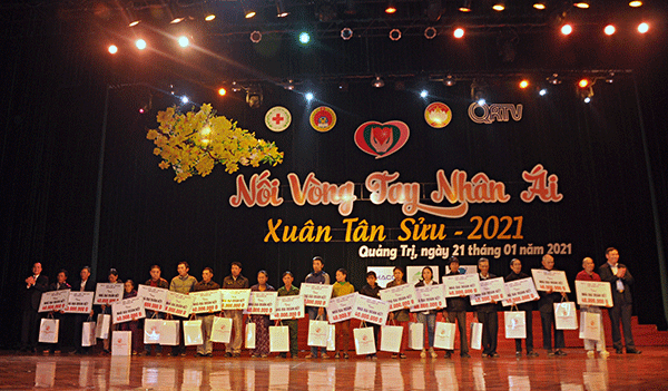 Quảng Trị: Nối vòng tay nhân ái xuân Tân Sửu 2021 huy động hơn 18 tỷ đồng chăm lo Tết cho người nghèo